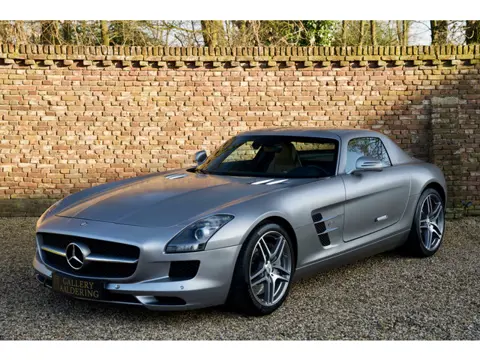 Mercedes-Benz SLS AMG "Designo" In mint condition - only 2800 kilometers, Executed in "Designo Magno