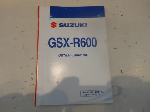 INSTRUCTIEBOEKJE Suzuki GSX R 600 2004 - 2005