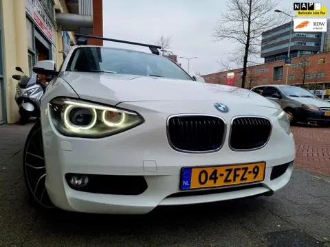 BMW 1-serie 114i Business+ Navi Airco ElecRam xenon