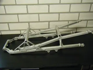 ACHTER SUBFRAME Aprilia RSV 1000 2001 - 2003