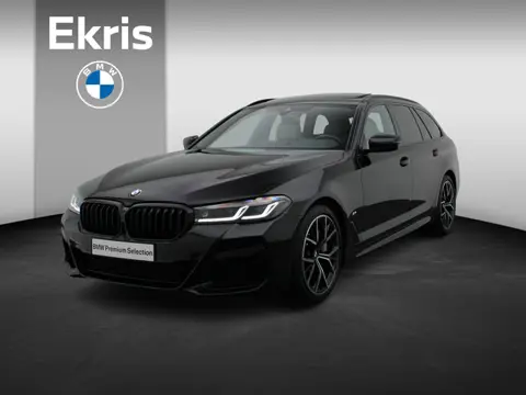 BMW 5 Serie Touring 540i xDrive M Sportpakket | Comfortstoelen | Panoramadak | Achterruitrijcamera |