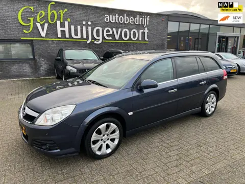 Opel Vectra Wagon 1.8-16V Executive AUTOMAAT