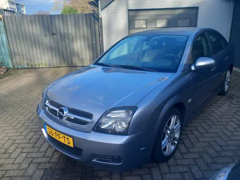 Opel Vectra GTS 2.2-16V Elegance,Airco,Trekhaak,Lichtmetalen velgen.