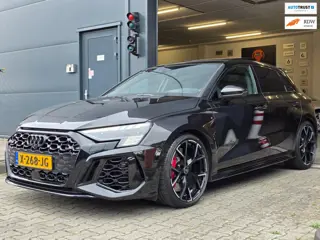 Audi RS3 Sportback 2.5 TFSI RS3 / Pano / B&O / Matrix LED / Dealer onderhouden / Full options / HUD 