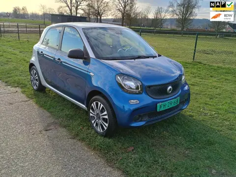 Smart Forfour 1.0 Essential Edition