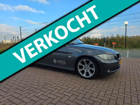 BMW 3-serie 320i High Executive / CARPLAY-ANDROID