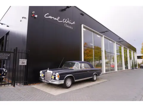 Mercedes-Benz 220 SE