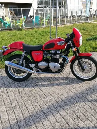 Triumph truxton