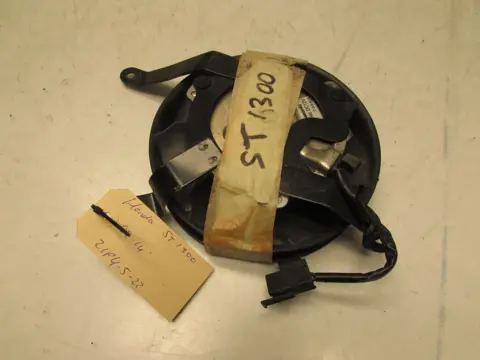 VENTILATOR Honda ST 1300 Pan European 2002 - 2014