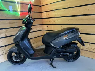 Peugeot Snorscooter Kisbee RS (bj 2016, automaat)