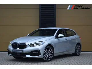 BMW 1-serie 118i High Executive Edition * Sportstoelen * Lichtpakket * M-Stuurwiel *