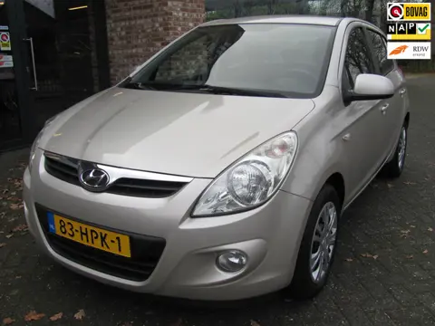 Hyundai I20 1.4i DynamicVersion Automaat