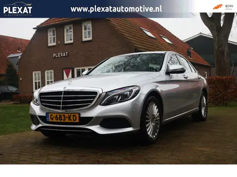 Mercedes-Benz C-klasse 180 Premium Plus Aut. | Stoelverwarmd | Dodehoek | Lederen Dashboard | 55.000