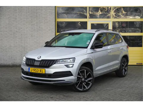 Škoda Karoq 1.5 TSI 150PK! Automaat Sportline Business BJ2020 Lmv 19" | Led | Pdc | Navi | Keyless e