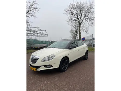 Lancia Delta 1.4-16V Argento