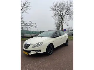 Lancia Delta 1.4-16V Argento