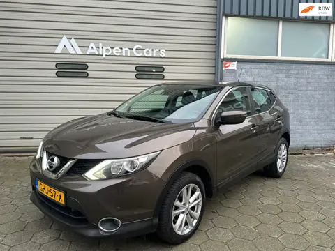 Nissan Qashqai 1.2 Visia Cruise / Camera / NAVI / PDC / Stoelverwarming