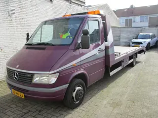 Mercedes-Benz 412D Oprijwagen