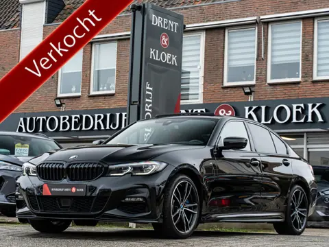 BMW 3-serie 330e High Exe M-Sport PANO LASER HARMAN KARDON HUD 360 CAMERA MEMORY STOEL BOMVOL!!