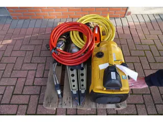 Weber Rescue set redgereedschap o.a. 2x Knipper | pers |  spreider | ramsteun | Compressor