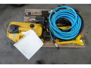 Weber Rescue set redgereedschap o.a. 2x Knipper | pers |  spreider | ramsteun | Compressor