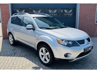 Mitsubishi Outlander 2.4 Intense+ 7 zits Navigatie Carplay NAP