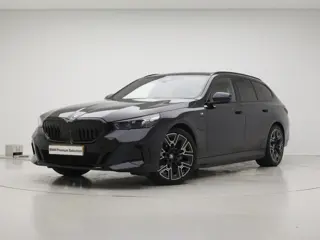 BMW 5 Serie Touring 530e M-Sport | 20" | Trekhaak | Driving Assistant Plus | Travel Pack | Camera