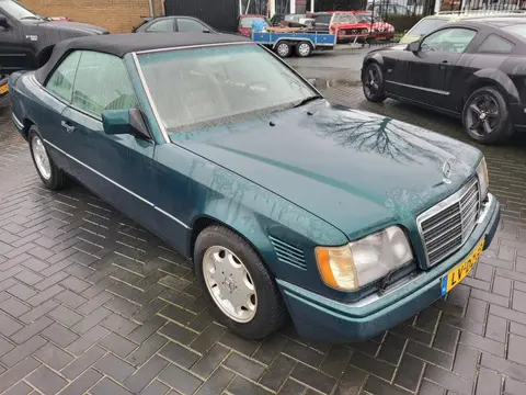 Mercedes-Benz E-klasse Cabriolet 220 autom bj94 220 cabriolet autom dit is een uitdaging en veel wer