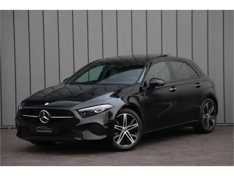 Mercedes-Benz A-Klasse 200 Luxury Line | 163PK | Pano | Keyless-go | Sfeerverlichting | ACC | Multib