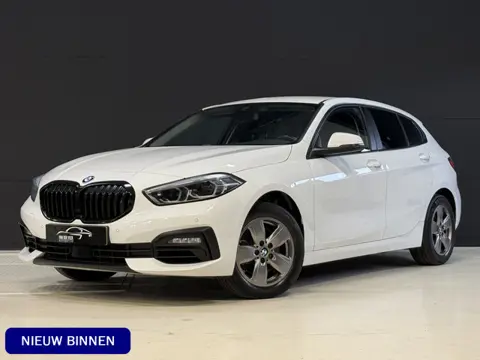 BMW 1-serie 116i Business Edition | Zwarte grill | Apple Carplay | DAB+ | PDC V+A