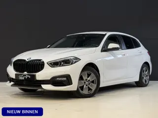 BMW 1-serie 116i Business Edition | Zwarte grill | Apple Carplay | DAB+ | PDC V+A