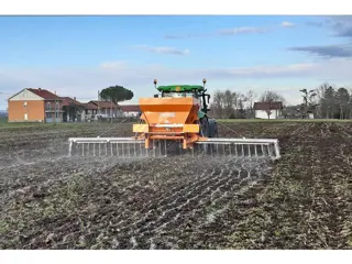 Kramer KALK strooier FISSORE tot maximaal 10 meter breed kalk strooien