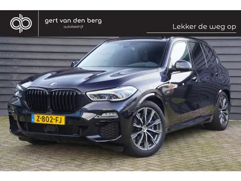 BMW X5 xDrive45e - M SPORT - LUCHTVERING - PANODAK - HEAD UP - SOFTCLOSE - LASER - H&K -
