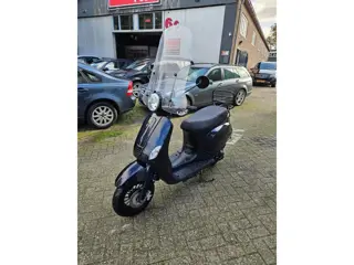 BTC Snorscooter Riva zo goed als nieuw