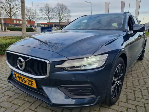 Volvo V60 2.0 B3 Momentum Advantage 1e Eigenaar