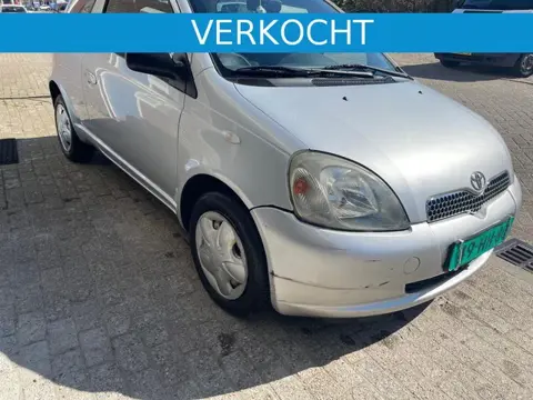 Toyota Yaris 1.3 16v VVT-i Linea Luna DUITSE KENTEKEN