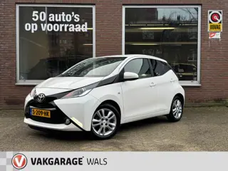 Toyota Aygo 1.0 VVT-i x-play | Airco | Camera | Cruise | Leer | Stoelverwarming