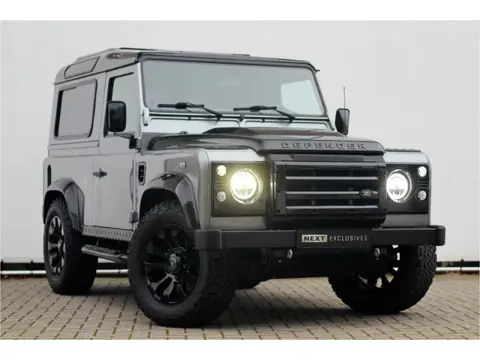 Land Rover Defender 2.2 D HT 90" SE | Recaro | Camera | Carplay | LED
