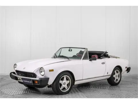 Fiat 124 2000 Sport Spider (bj 1979)