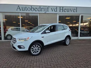 Ford Kuga 1.5 EcoBoost Titanium AUTOMAAT 4WD! * Stuur/stoel/voorruit verwarming *Rijklaar