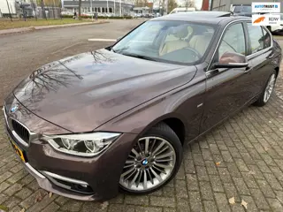 BMW 3-serie 320i 2019 Luxury Edition INDIVIDUAL DAKRAAM LEDER 1e-EIG NAP