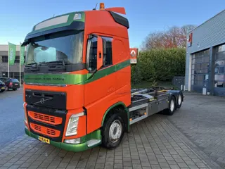 Volvo FH 420 GLOBETROTTER 6X2 HAAKARM 20ton 420 E6 GLOBETROTTER  6X2 HAAKARM 20T / AIRCO / STANDKACH