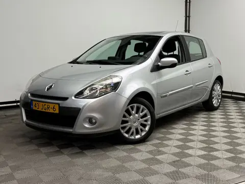 Renault Clio 1.6 Dynamique 5-drs Automaat Pano Navi