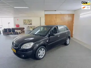 Kia Rio 1.4 LXE Apk Nieuw,2e Eigenaar,Weinig km's,N.A.P,E-Ramen,VAK - Garage onderhouden,Topstaat!!