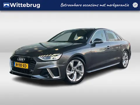 Audi A4 Limousine 35 TFSI 150pk S-Tronic S edition / S-Line Exterieur & Interieur / Navigatie / LED 