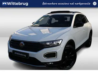 Volkswagen T-Roc 1.5 TSI 150pk Sport Black Style DSG AUTOMAAT / Panorama dak / Navigatie / LM 18 inc
