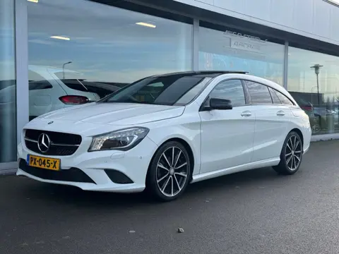 Mercedes-Benz CLA-klasse Shooting Brake 180 Urban Night-pakket automaat , panoramaschuifdak , Apple-
