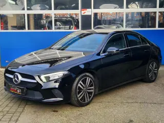 Mercedes-Benz A-klasse 200 Automaat / Wegklapbare trekhaak / Led verlichting / Camera / Stoelverwarm