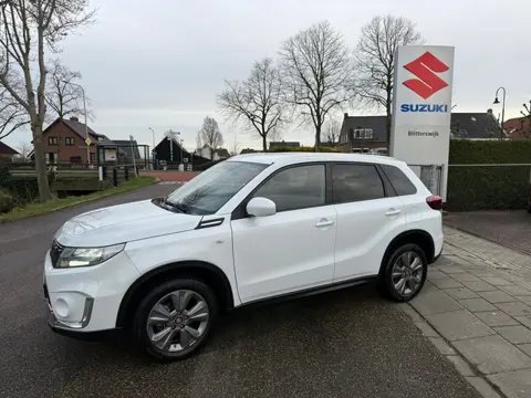Suzuki VITARA 1.4 Boosterjet Select Smart Hybrid // 1500 kilo trekgewicht // Snel te rijden // Rijkl