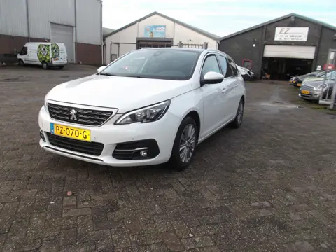 Peugeot 308 SW 1.2 PureTech Blue Lease Premium panodak achteruit cam navi half leer NIEUWE DISTRIBUT